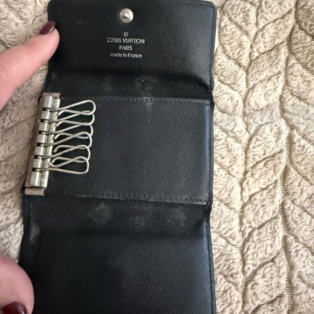 Louis Vuitton Damier Graphite 6-Key Holder - Picture 3 of 5